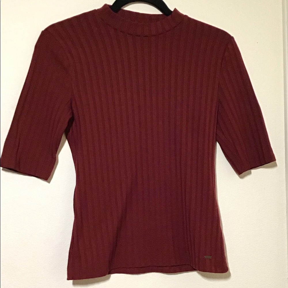 Hollister ribbed tee